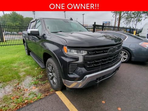 Used 2022 Chevrolet Silverado 1500 LT AWD/4WD image 3