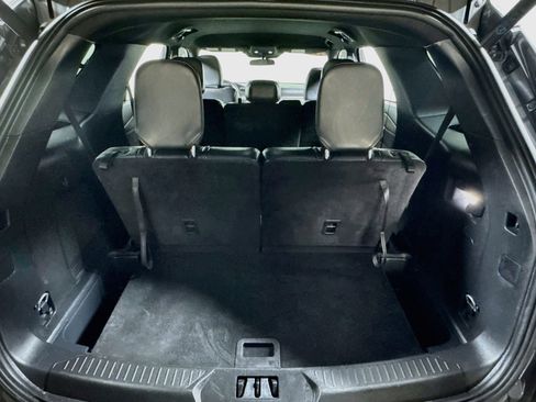 Used 2025 Ford Explorer ST-Line w/ ST-Line Street Pack AWD/4WD image 25