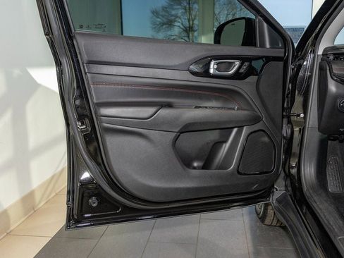 Used 2022 Jeep Compass Trailhawk w/ Trailhawk Elite Group AWD/4WD image 12