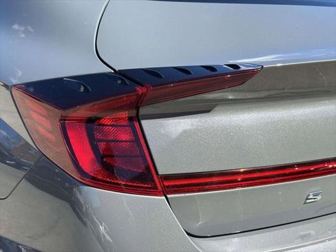 Used 2023 Hyundai Sonata SEL w/ Convenience Package image 11