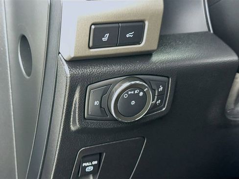 Used 2020 Ford Expedition XLT w/ Equipment Group 202A RWD image 12