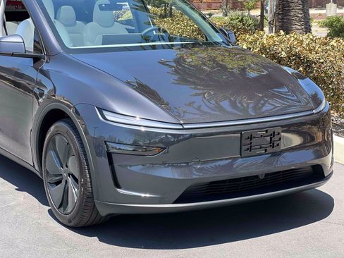 Used 2026 Tesla Model Y Long Range AWD/4WD image 12