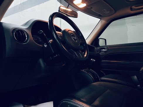 Used 2016 Jeep Patriot High Altitude FWD image 16
