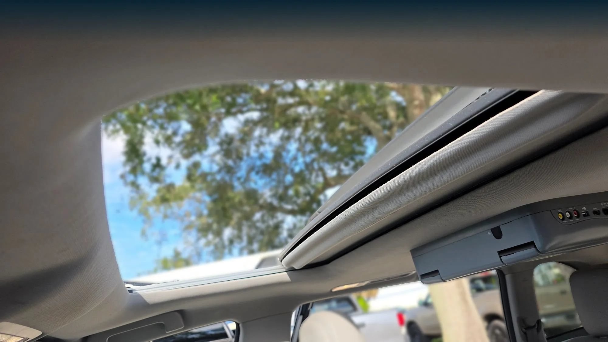 Used 2016 Toyota Highlander Limited FWD image 27