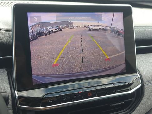 Used 2024 Jeep Compass Latitude image 26