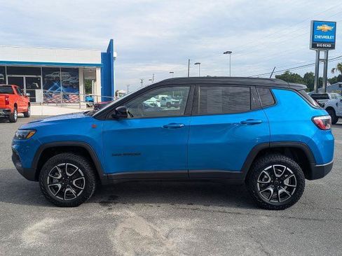 Used 2025 Jeep Compass Trailhawk AWD/4WD image 7