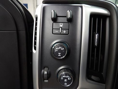 Used 2018 GMC Sierra 1500 SLT AWD/4WD image 39