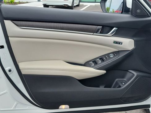 Used 2019 Honda Accord Touring image 13