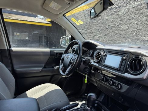 Used 2017 Toyota Tacoma SR5 w/ Tow Package RWD image 23