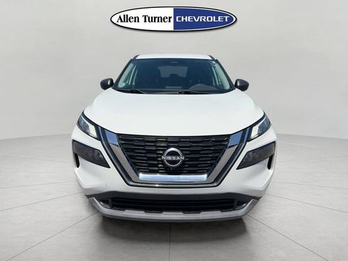 Used 2023 Nissan Rogue S FWD image 2