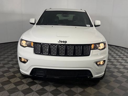 Used 2022 Jeep Grand Cherokee Laredo X AWD/4WD image 4