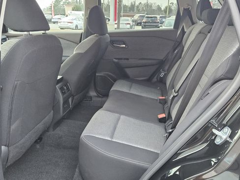 Used 2023 Nissan Rogue SV image 4