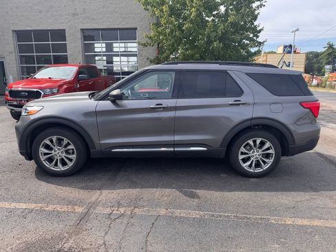 Certified 2023 Ford Explorer XLT w/ Equipment Group 202A AWD/4WD image 2
