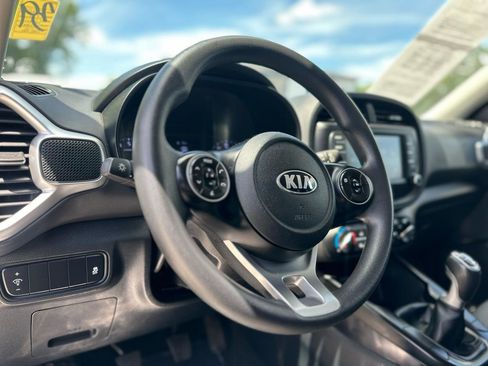 Used 2020 Kia Soul LX FWD image 12