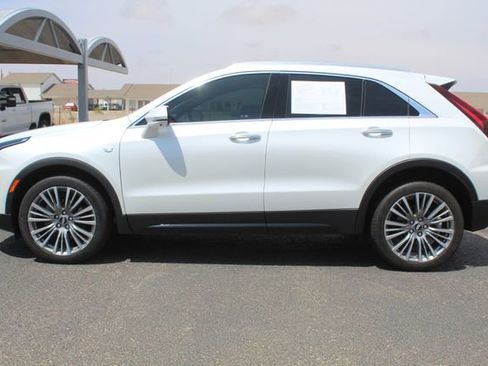 Used 2024 Cadillac XT4 Premium Luxury w/ Active Safety Package FWD image 8
