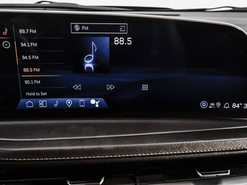 Used 2025 Cadillac XT4 Premium Luxury image 37