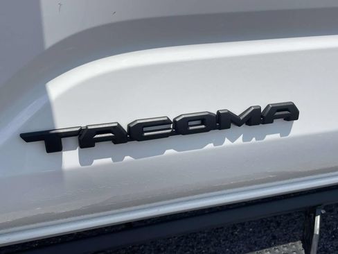 Used 2025 Toyota Tacoma SR5 AWD/4WD image 8