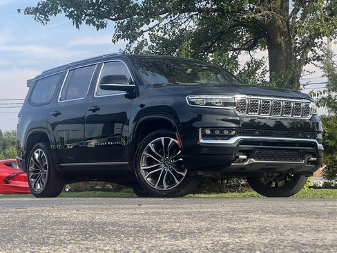 Used 2022 Jeep Grand Wagoneer Series III w/ Rear Seat Video Group 1 image 20