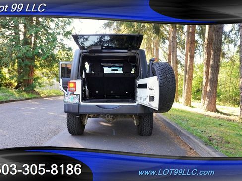 Used 2017 Jeep Wrangler Unlimited Sport w/ Trailer Tow Group AWD/4WD image 30