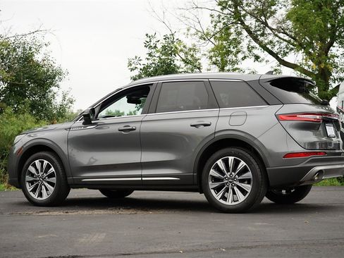 Used 2022 Lincoln Corsair Reserve image 6