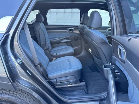 Used 2025 Kia Sorento SX Prestige AWD/4WD image 23