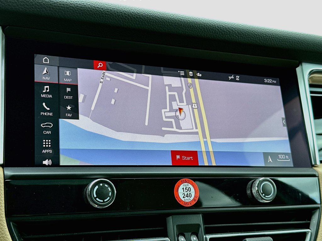 Certified 2024 Porsche Macan S AWD/4WD image 15