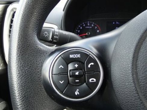 Used 2020 Kia Soul LX FWD image 23
