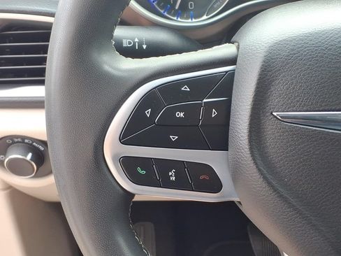Used 2023 Chrysler Voyager LX FWD image 8