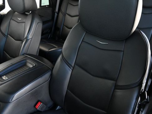 Used 2018 Cadillac Escalade Platinum AWD/4WD image 11