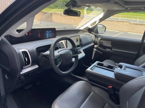 Used 2025 Ford Expedition Active AWD/4WD image 26