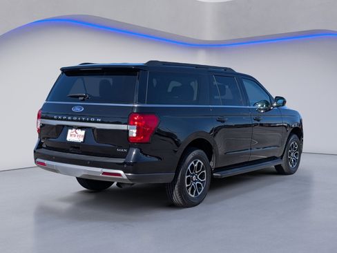 Used 2024 Ford Expedition Max XLT image 8