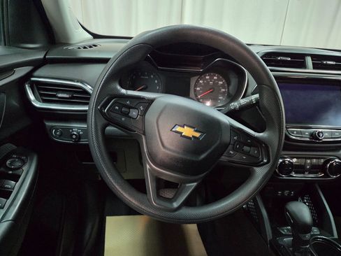 Used 2021 Chevrolet TrailBlazer LT w/ Convenience Package image 23