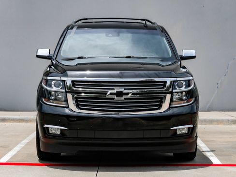 Used 2019 Chevrolet Suburban Premier RWD image 14