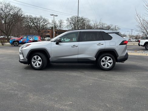 Used 2021 Toyota RAV4 LE image 6