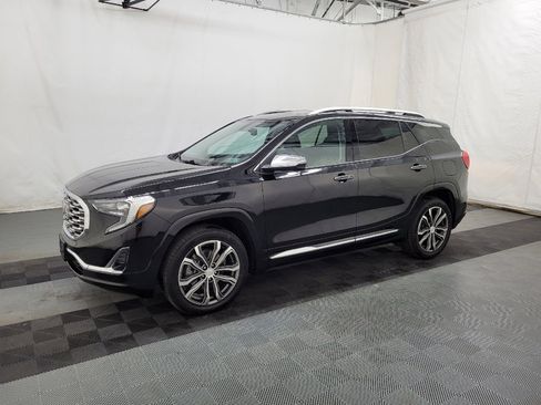 Used 2019 GMC Terrain Denali image 2