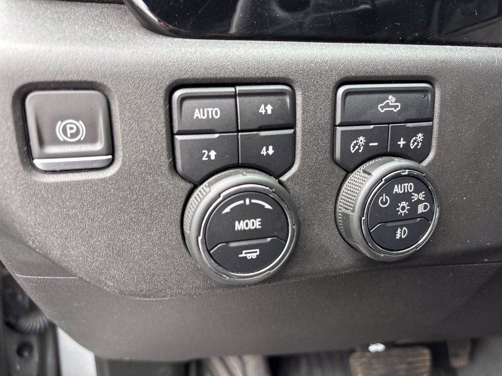 Used 2023 Chevrolet Silverado 1500 LT Trail Boss w/ Convenience Package II AWD/4WD image 15