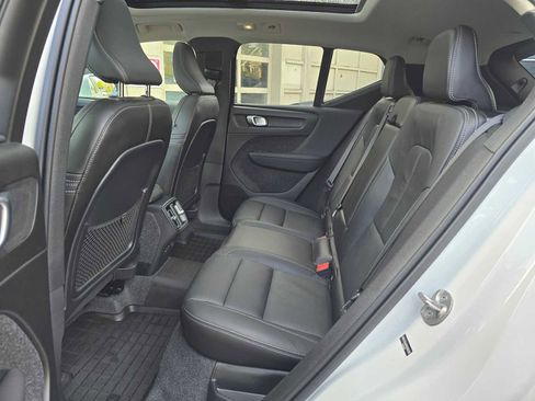 Certified 2025 Volvo XC40 B5 Core w/ Protection Package Premier AWD/4WD image 15