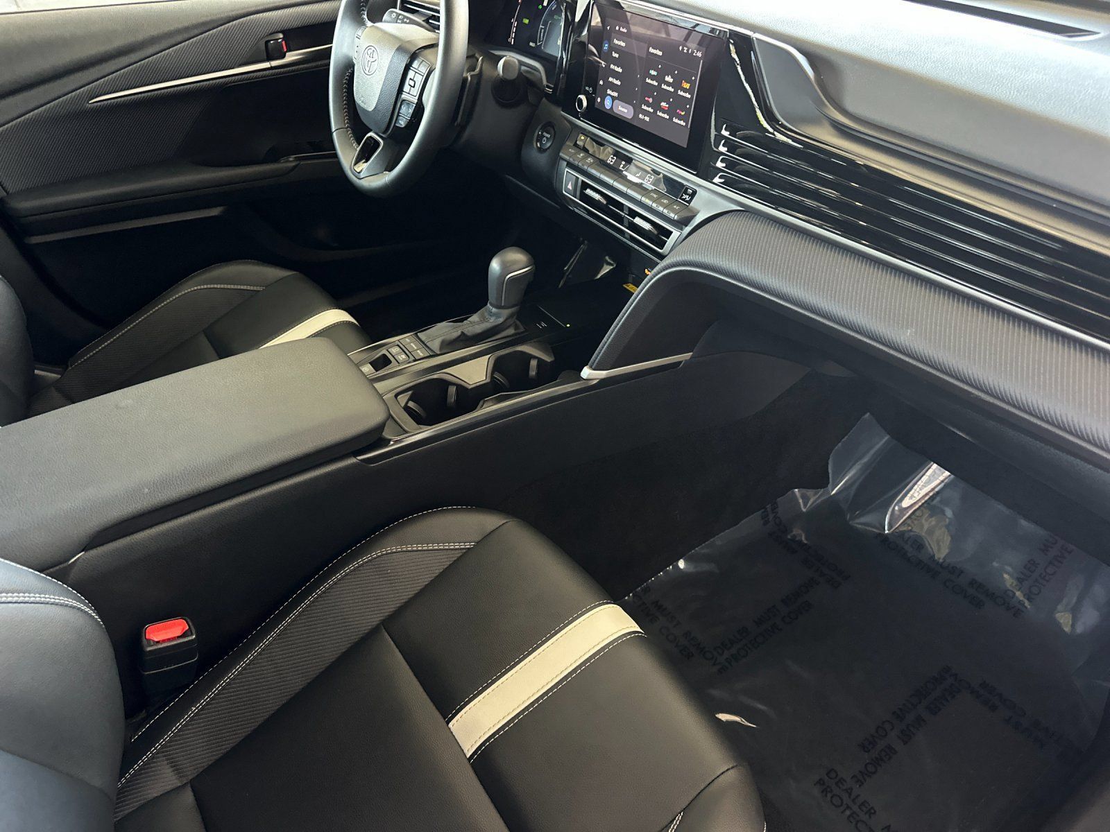 Used 2025 Toyota Camry SE w/ Convenience Package FWD image 14