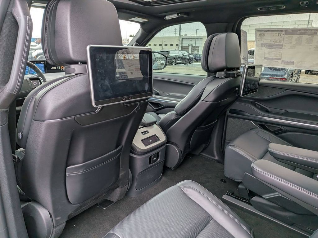 New 2025 Lincoln Navigator Reserve w/ Jet Appearance Package AWD/4WD image 26