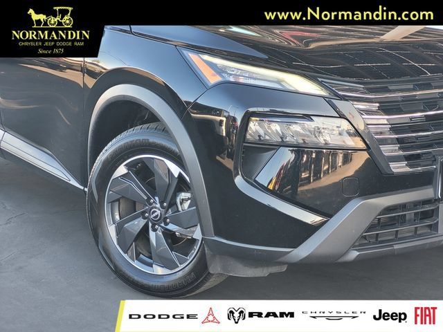 Used 2025 Nissan Rogue SV AWD/4WD image 5