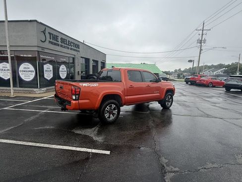 Used 2017 Toyota Tacoma TRD Sport w/ Tow Package (A/T) AWD/4WD image 17