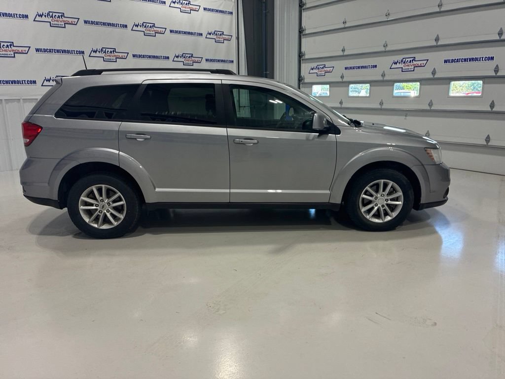 Used 2019 Dodge Journey SE w/ Connectivity Group FWD image 7