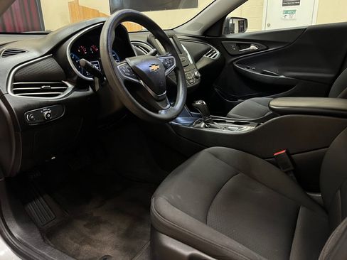 Used 2018 Chevrolet Malibu LS FWD image 16