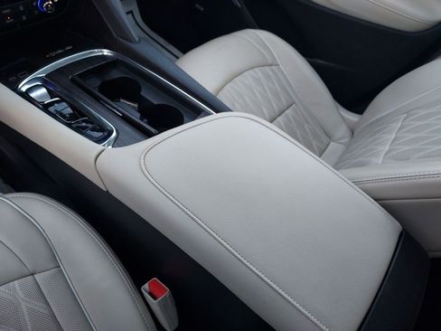 Used 2022 Buick Enclave Avenir w/ Avenir Technology Package image 27