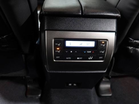 Used 2023 Lexus GX 460 Premium w/ Accessory Package AWD/4WD image 27