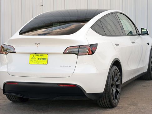 Used 2023 Tesla Model Y Long Range image 53