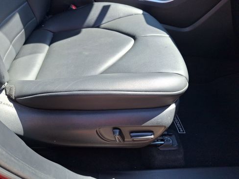 Used 2024 Toyota Highlander LE image 34