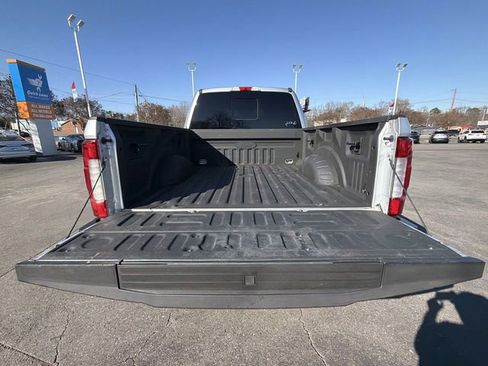 Used 2019 Ford F250 Lariat w/ Lariat Ultimate Package image 28