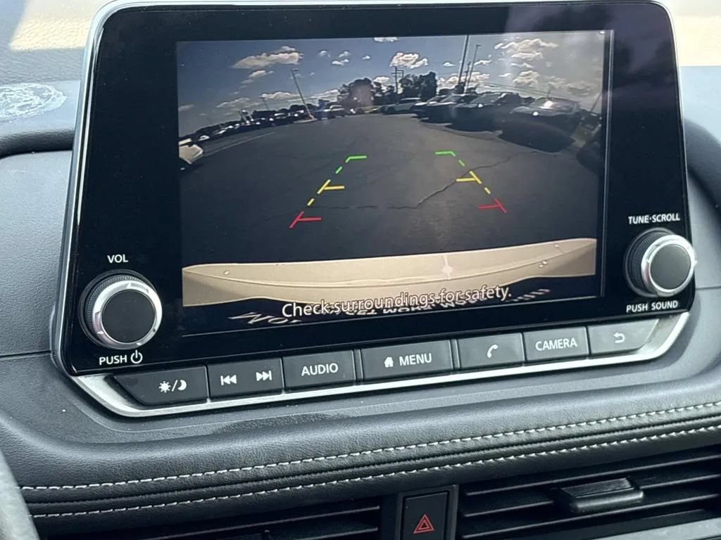 Used 2025 Nissan Rogue S FWD image 30