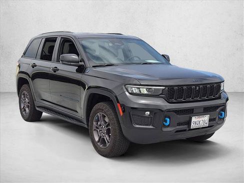 Used 2023 Jeep Grand Cherokee Trailhawk w/ Luxury Tech Group III AWD/4WD image 3